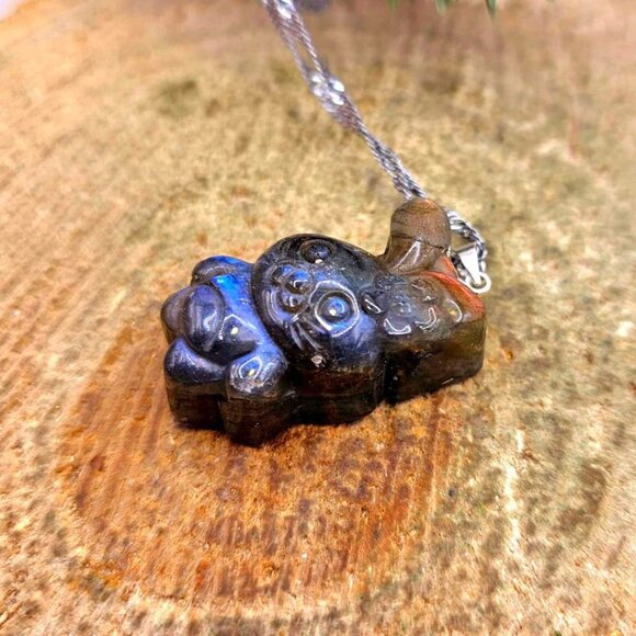 Adorable Nature Labradorite Carved Flashy Rabbit With Flower Pendant Necklace - Picture 8 of 10